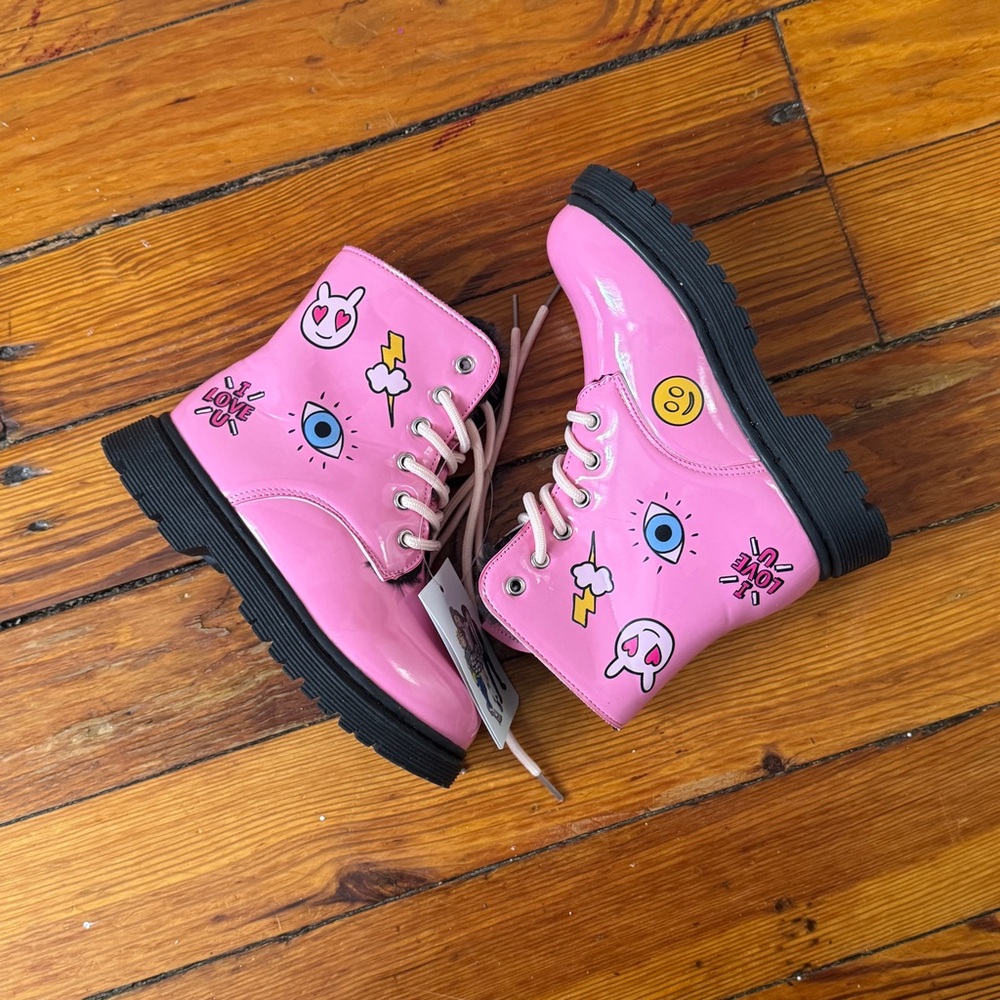 NIB/NWT ‘Lola + The Boys’ Lined Hot Pink Patent Doodle Combat Boots